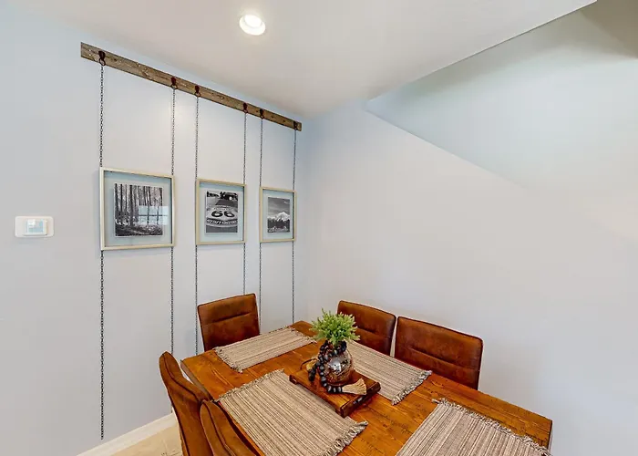 The Pines Apartment *